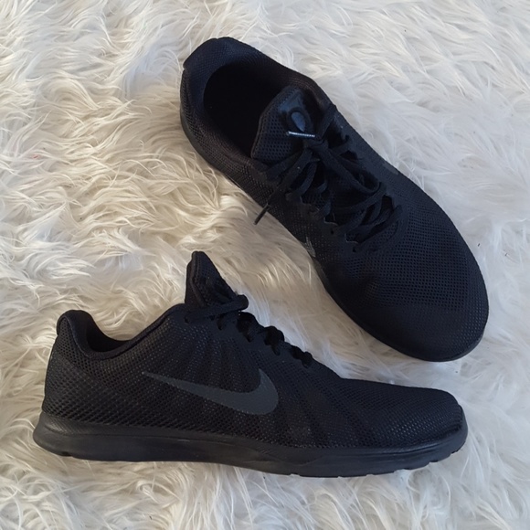 black nike size 10